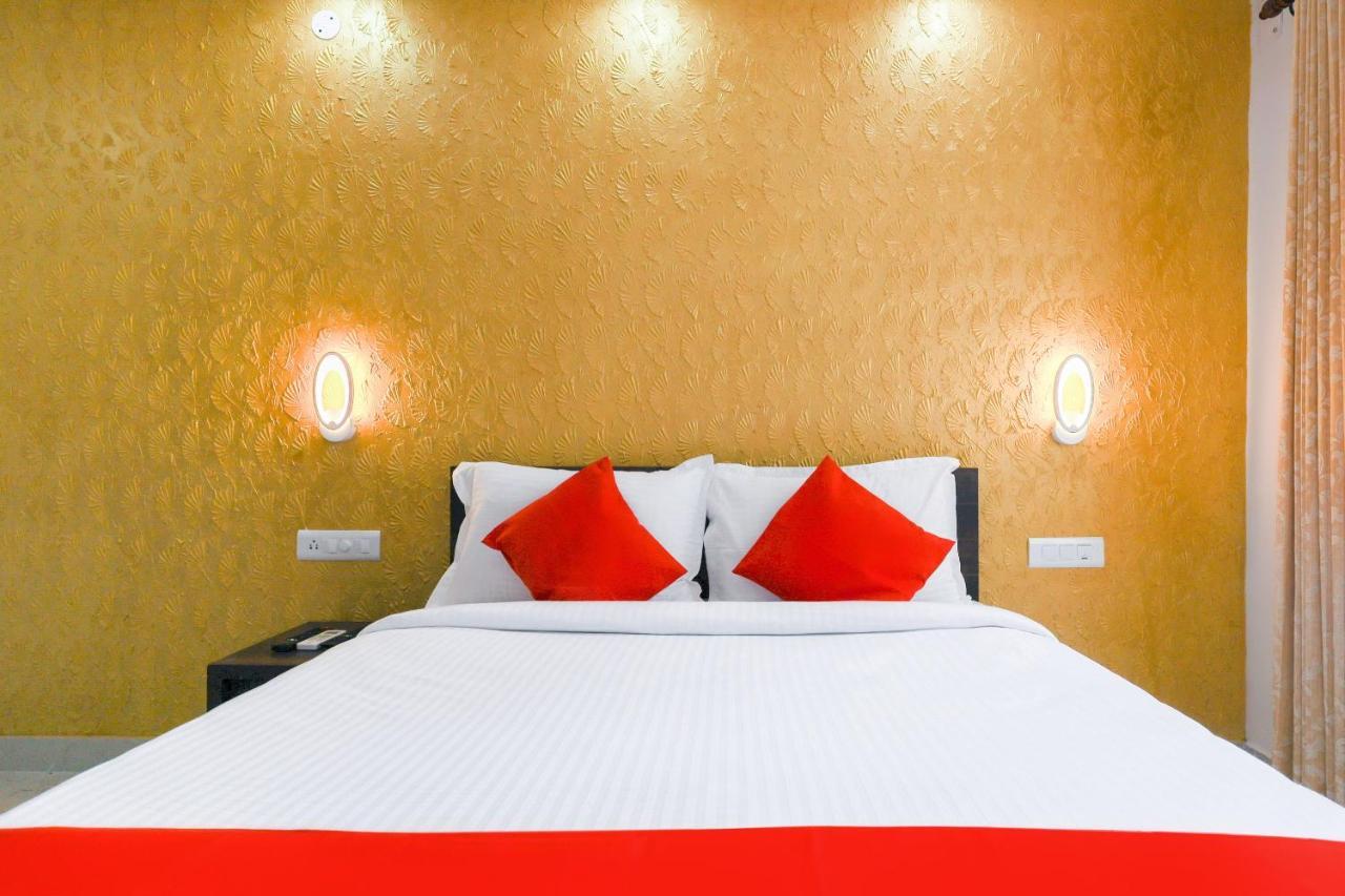 Capital O 71307 Feathers Otel Kochi Dış mekan fotoğraf